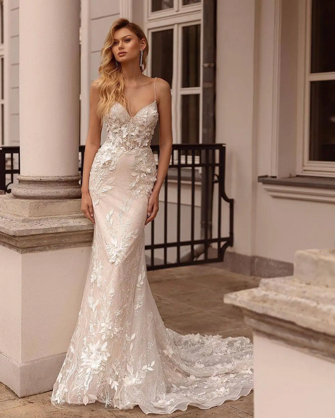 Lindo vestido de casamento sereia sem alças apliques sem costas sem mangas até o chão vestidos de noiva feitos sob encomenda