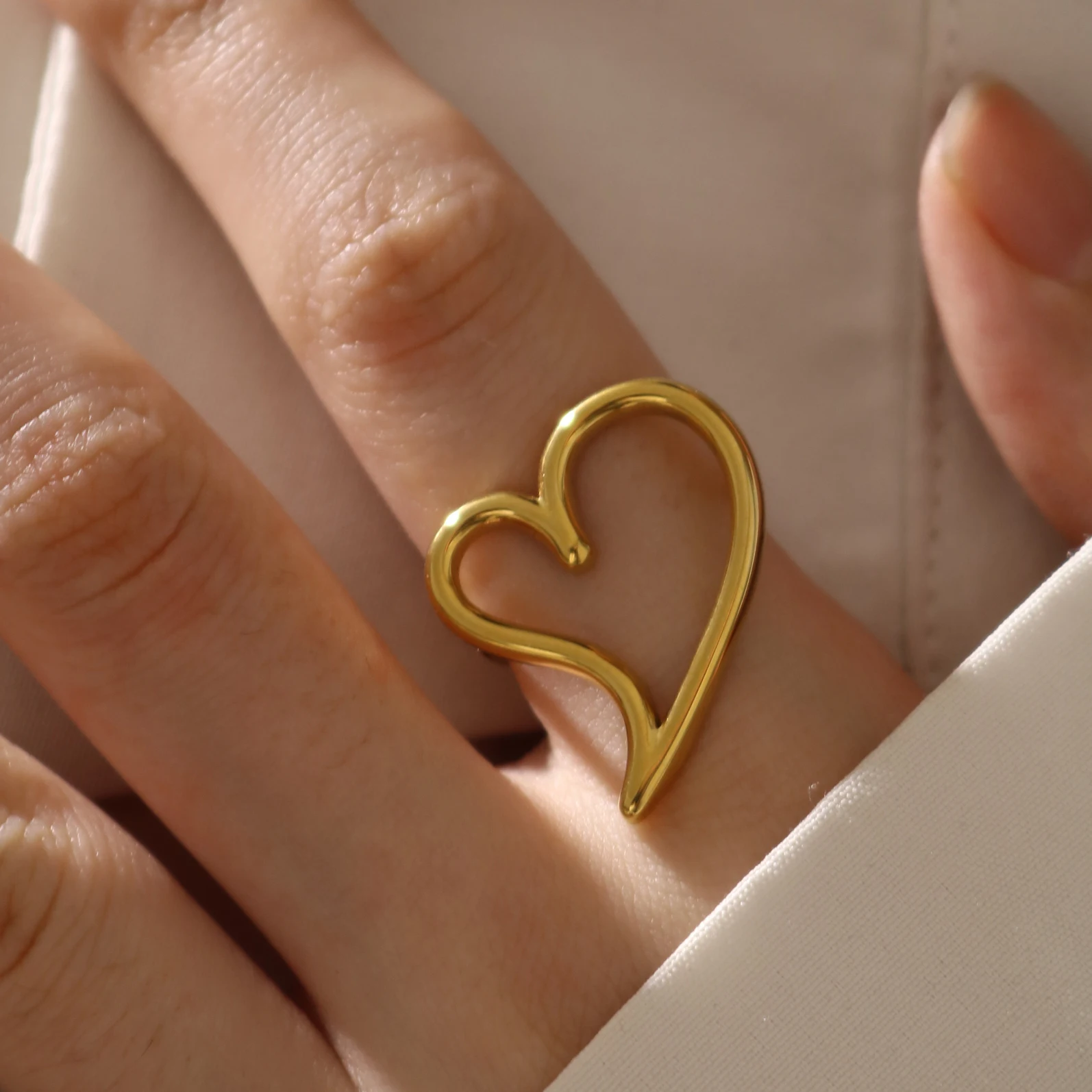 Personality Heart Fashion Stainless Steel Waterproof Minimalist Hollow Charms Gold 18K Plated Trendy Jewelry for Women