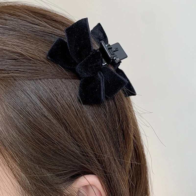 

1PC Sweet Bow Small Hair Claw Clip Princess Velvet Bow Hair Clip Claw Clamp Headwear Girls Women Korean Hair Accessories