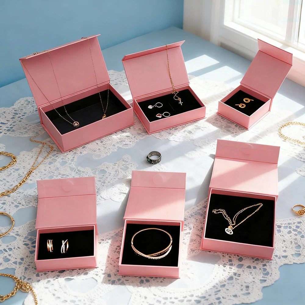 

24 шт., магнитные картонные подарочные коробки с персонализированным логотипом, свадебная дорожная упаковка для ювелирных изделий, серег, колец, ожерелья, чехла