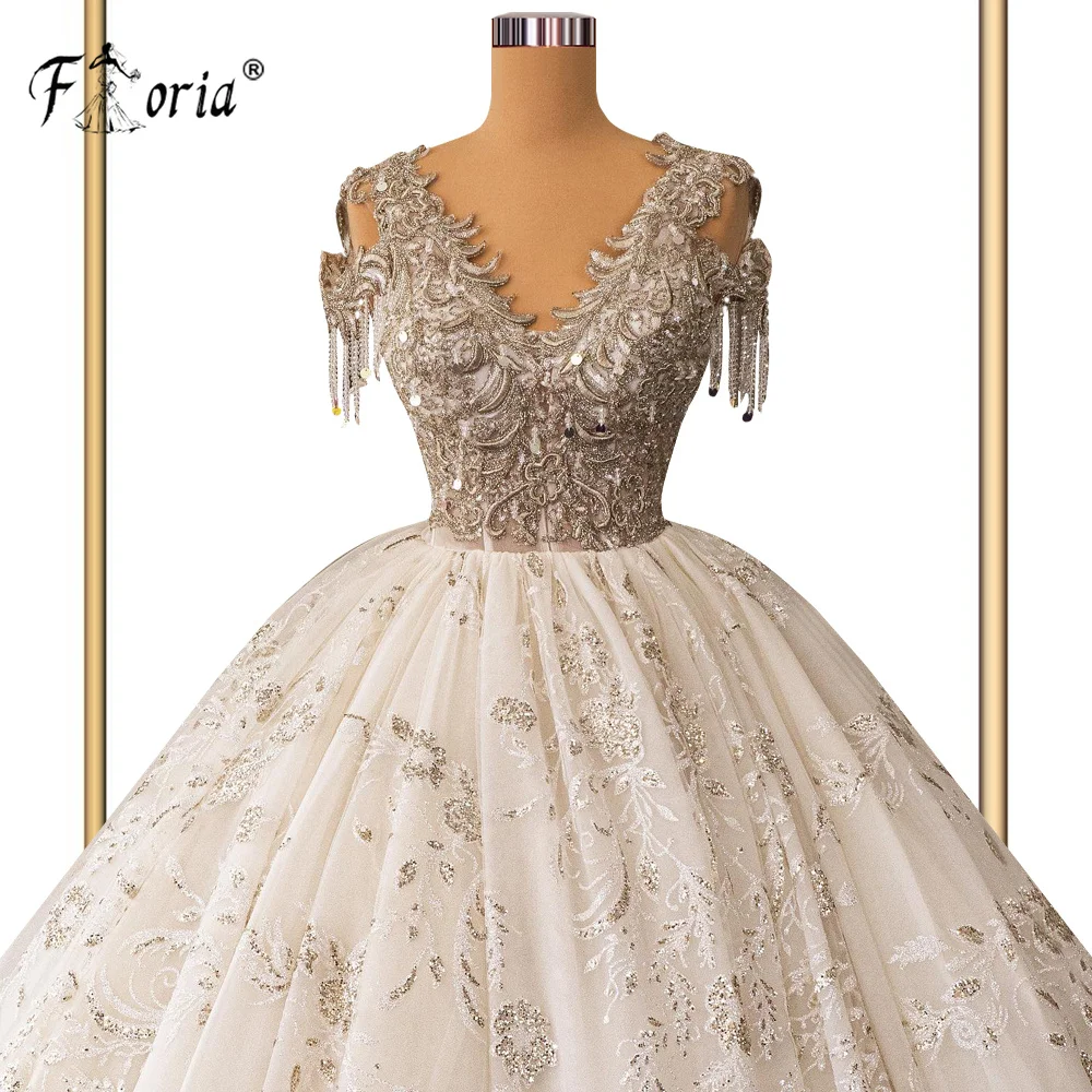 Luxury Dubai Ball Gown Wedding Dress V Neck Princess Tassel Lace Appliques Woman Bridal Gowns 3D Floral Elegant Bespoke Dress