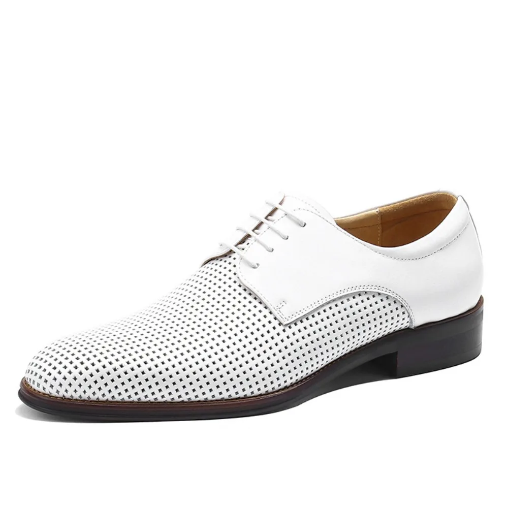 Scarpe oxford casual da lavoro da uomo in vera pelle di mucca, comode e traspiranti, scarpe estive in morbida pelle cava, scarpe da sposa bianche