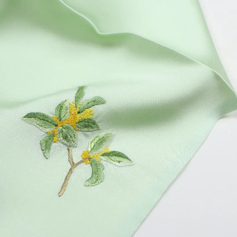 35X35CM Hand-embroidered Silk Handkerchief Washcloth -100% Mulberry Silk Gift