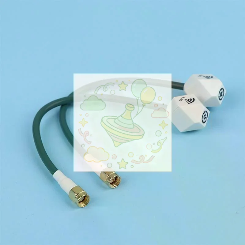 5.8GHz FPV High Gain Antenna RP SMA Connector Low Latency Anti-Jamming Signal for RC FPV Quadcopter Drone Flying view 3