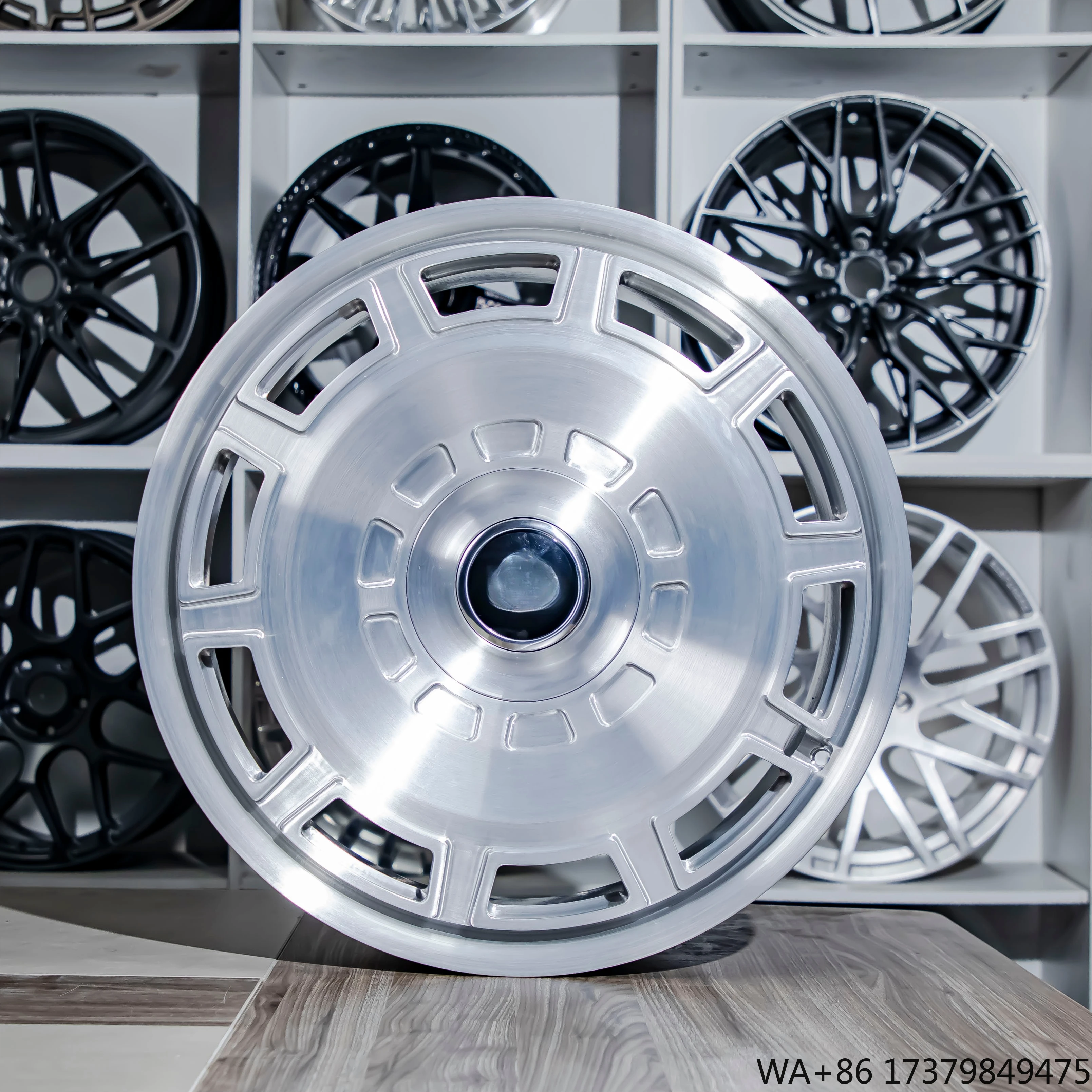 

PQ Forged Custom Luxury Brush Silver with Floating Center Cap Passenger Car Wheels for Maybach S680