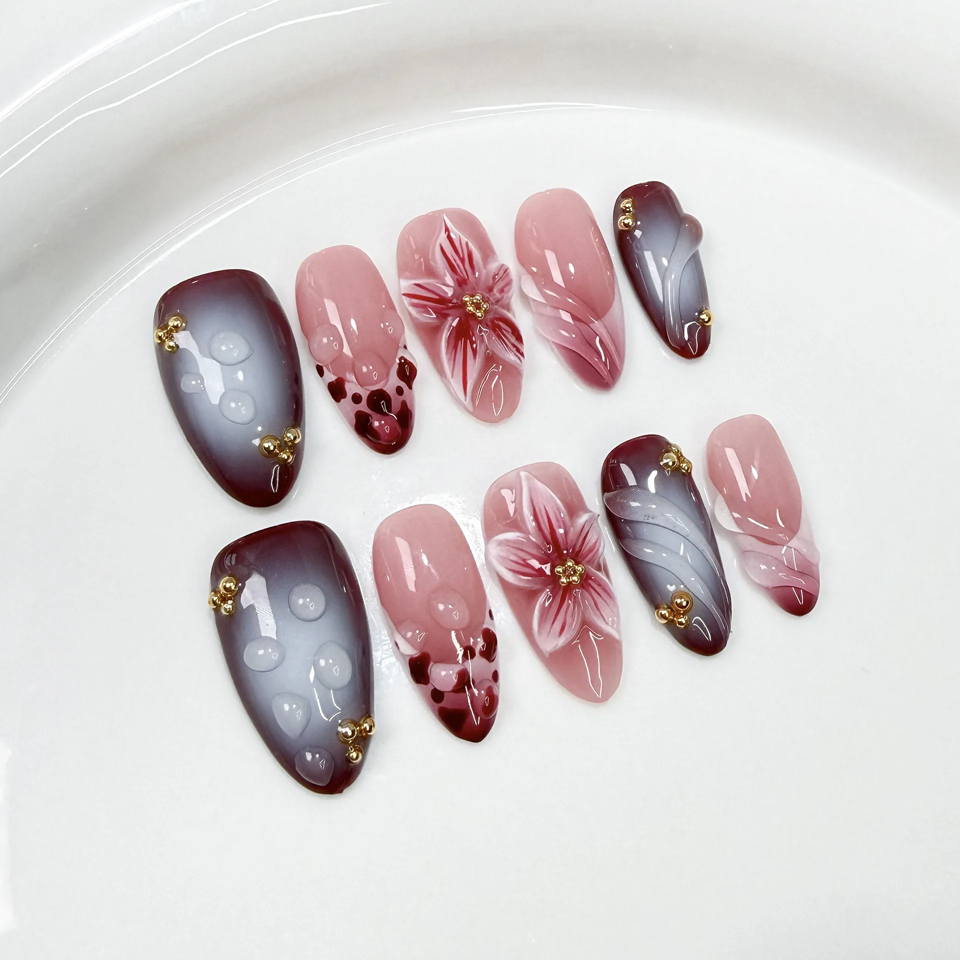10Pcs Gradient Relief Flower Stick on Manicure Set Press on Retro Romantic Blush False Nails Tips Leopard Print French Fake Nail