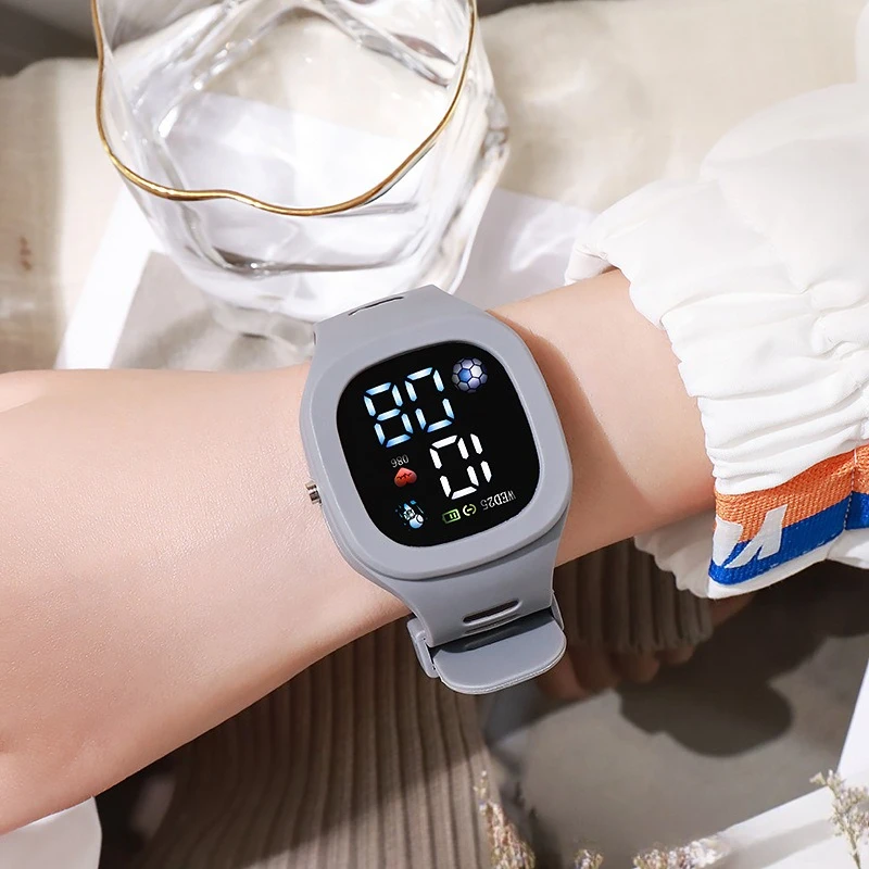 New fashionable LED square watch for outdoor sports, suitable for men and women, students, electronic wristwatch