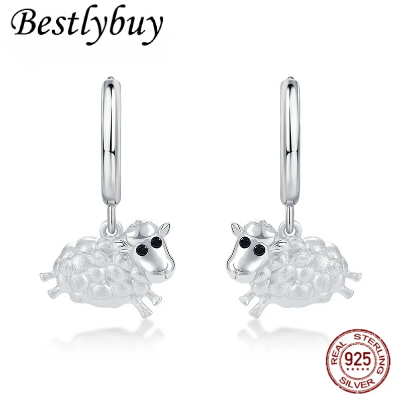 

Новые милые висячие серьги с изображением овцы из мультфильма S925, серебряные матовые серьги ручной работы, изысканный подарок для женщин