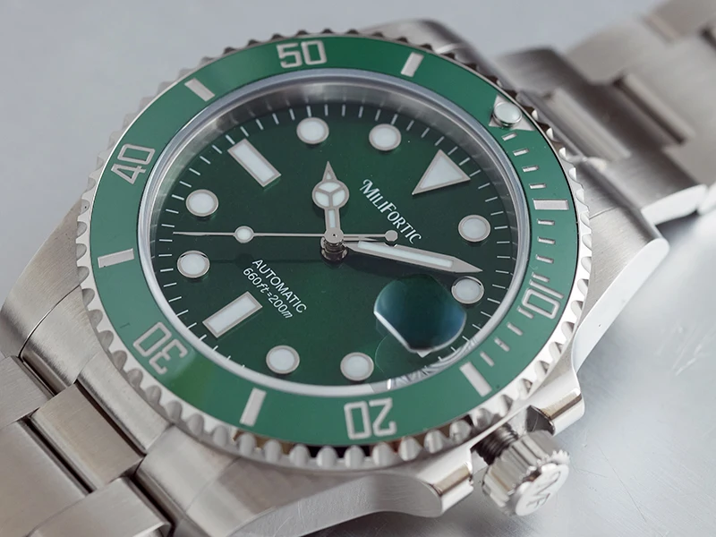 Milifortic D100 Herren Automatik Klassische Taucheruhr 40mm Saphirglas Leuchtend 200M Wasserdicht Wochenend-Abenteuerbegleiter Alltag – Detail 7