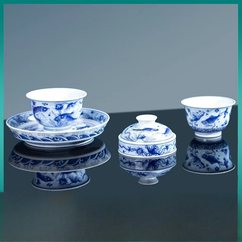 Jingdezhen ceramic cover bowl set Chinese blue and white fish algae pattern
