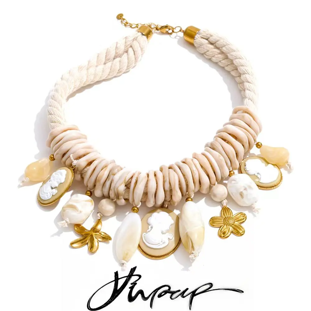 Yhpup 2026 Handgefertigter Schmuck: Geflochtene Harz-Kette mit Porträt-Blumen-Anhänger, Statement-Halskette, Exklusive Accessoires
