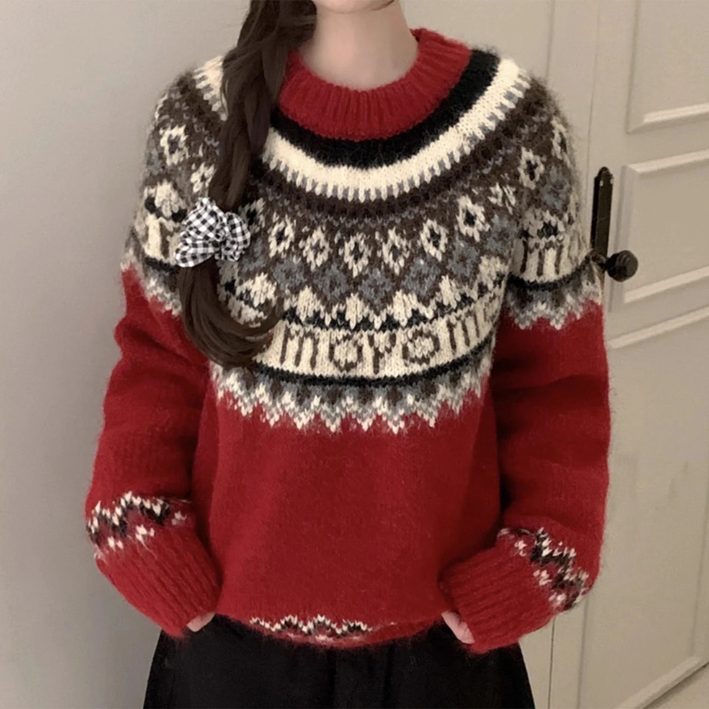 レトロなフェアアイル柄の厚手ニットウェア、ソフトなコントラストカラー、冬の新作、快適なロング丈トップス