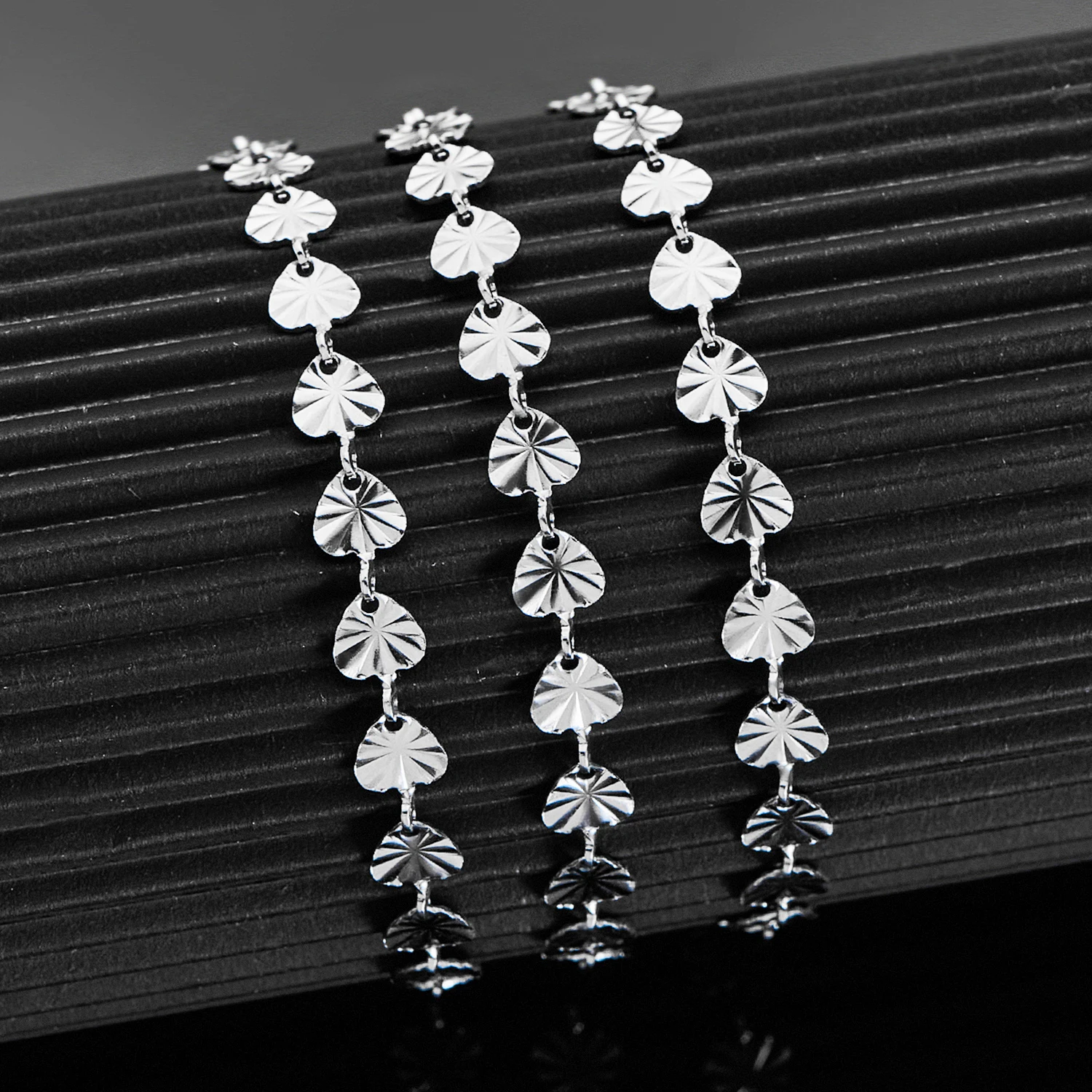 Verstellbarer Armreif 5mm Edelstahl Armband Handgefertigtes Herz-Design Romantischer Herz-Choker für Damen Schmuck – Detail 4