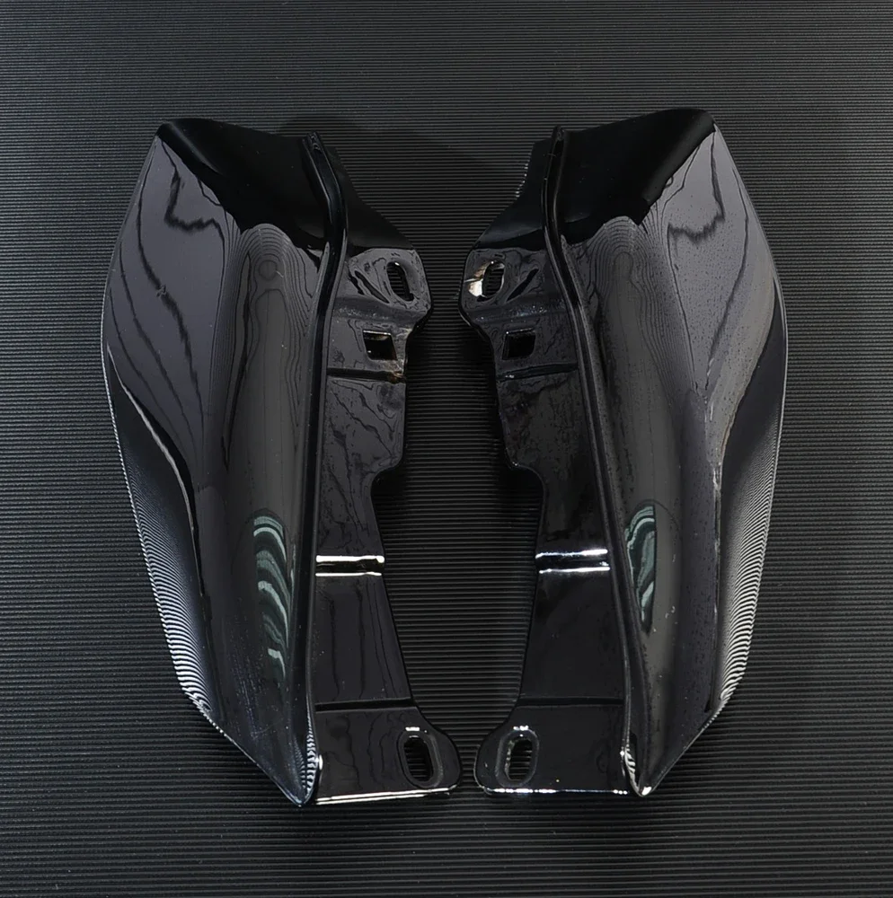 

Chrome & Black Plastic Mid-Frame Air Deflector Trims For Harley Touring Street Glide FLHX 2009-2016