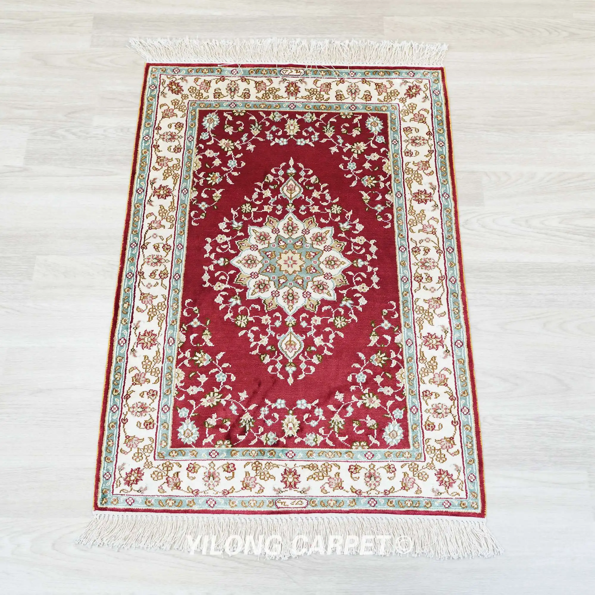 61x91cm Yilong Hand Made Persian Silk Carpet Handknotted Red Rug (HF082B)