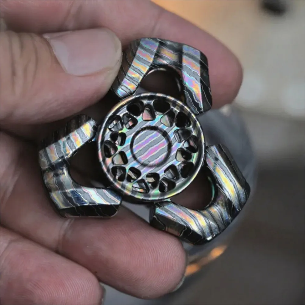 KAIS EDC EXPLORERS Fidget Spinner trois feuilles Spinner Fidget jouets pour adultes soulagement de l'anxiété Gadgets accessoires de bureau