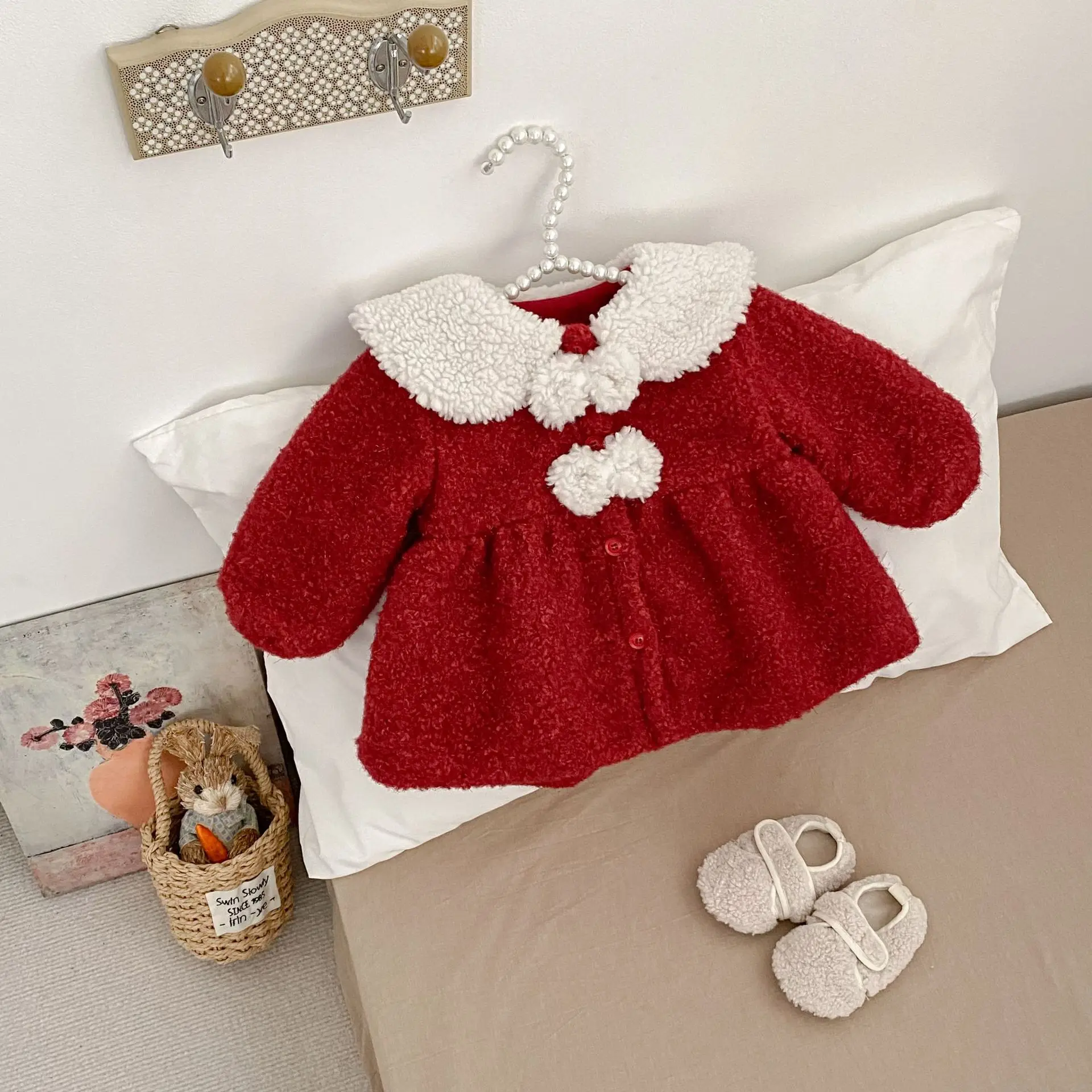 Baby Girl Winter Plush Coat 2025 New Girl's New Year's Wear Western Style Bow Thickened Christmas Coat