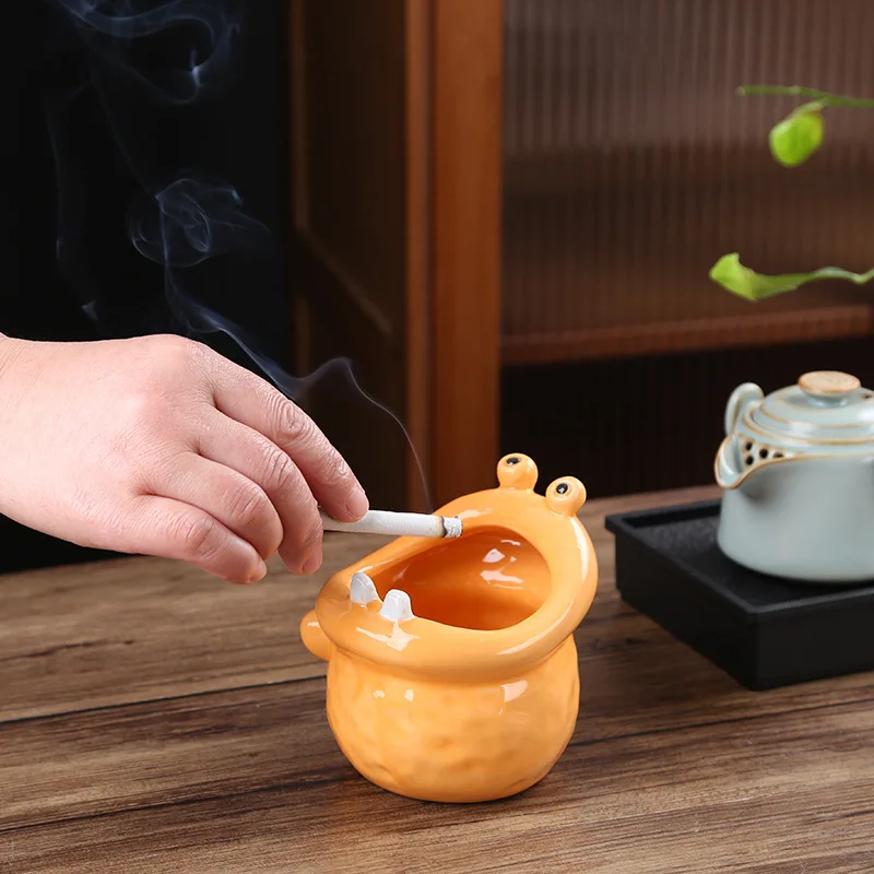 Creative Abstract Alien Big-mouthed Frog Ceramic Ashtray Fun Animal Desktop Ashtray Modern Cartoon Big-mouthed Frog Ashtray Gift