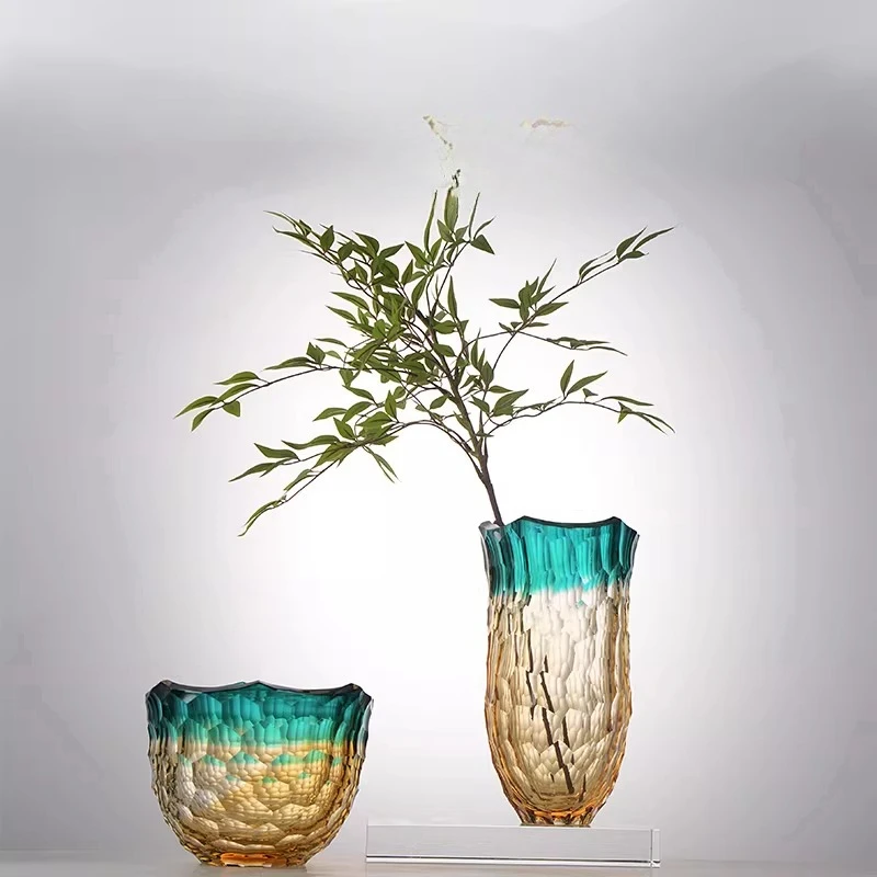 Lake green amber gradually changes concave surface, light luxury, simple and advanced glass vase