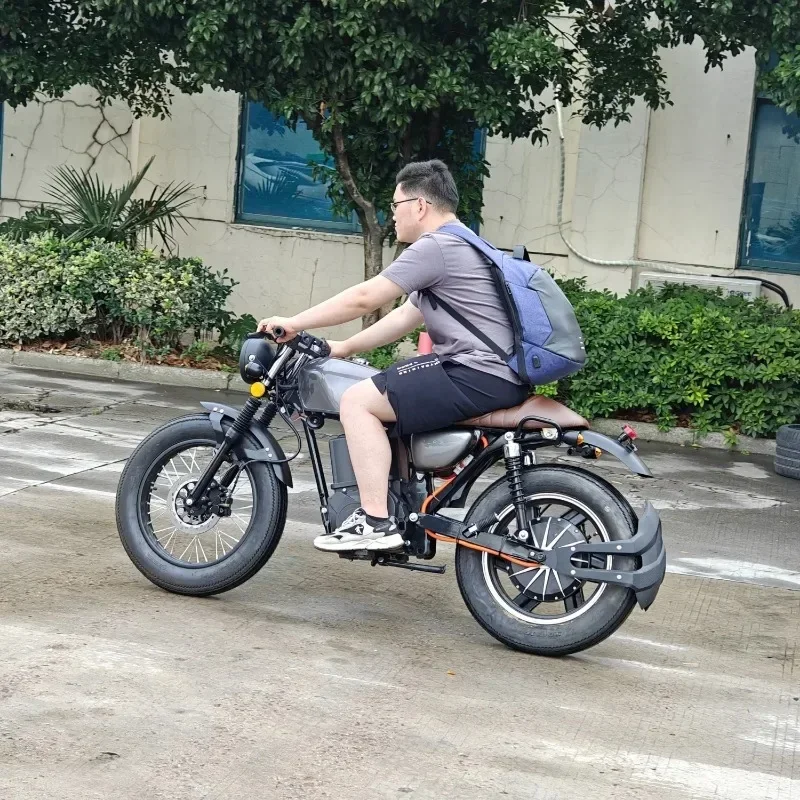 Luyuan MotorcycleFactory Price CG 125 Vintage Style 5000W Motor 50Ah Lithium Battery Electric Motorcycle with Disc Brakes