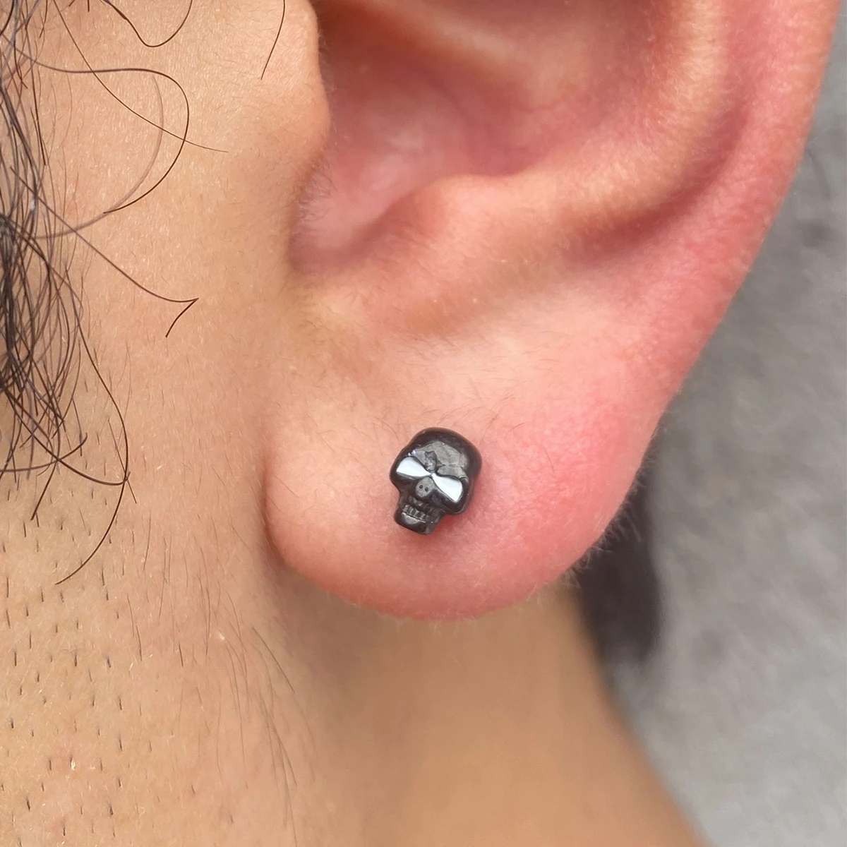 1PC Skull Earring for Women Punk Tiny Skeleton Stainless Steel Helix Cartilage Lobe Piercing 16G Men Stud Halloween Jewelry Gift