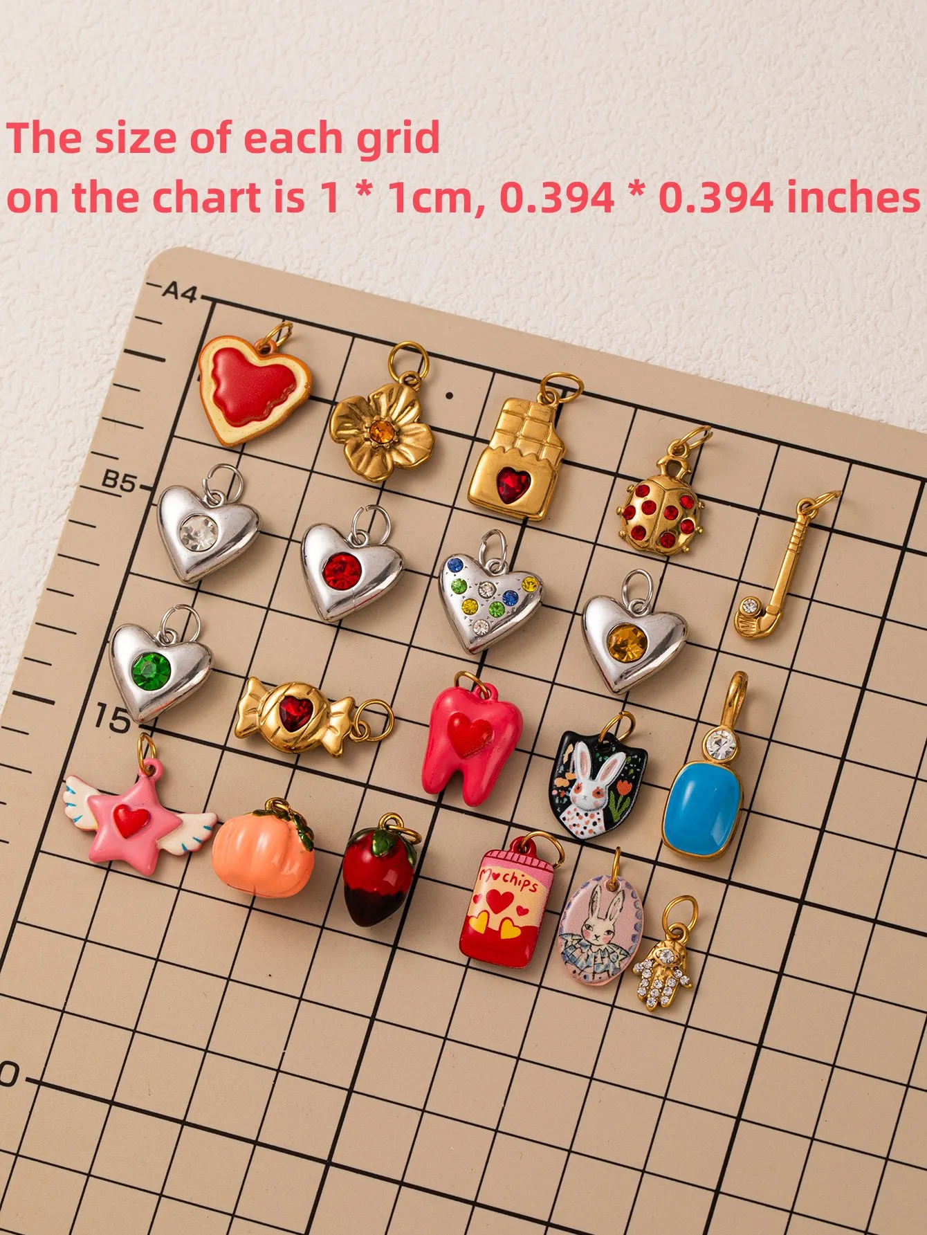 3-teiliges Edelstahl-Set zum Valentinstag: Hunde-Umschlag Liebesgeschenk-Anhänger, PVD-Vergoldet, Farberhaltend – Detail 3