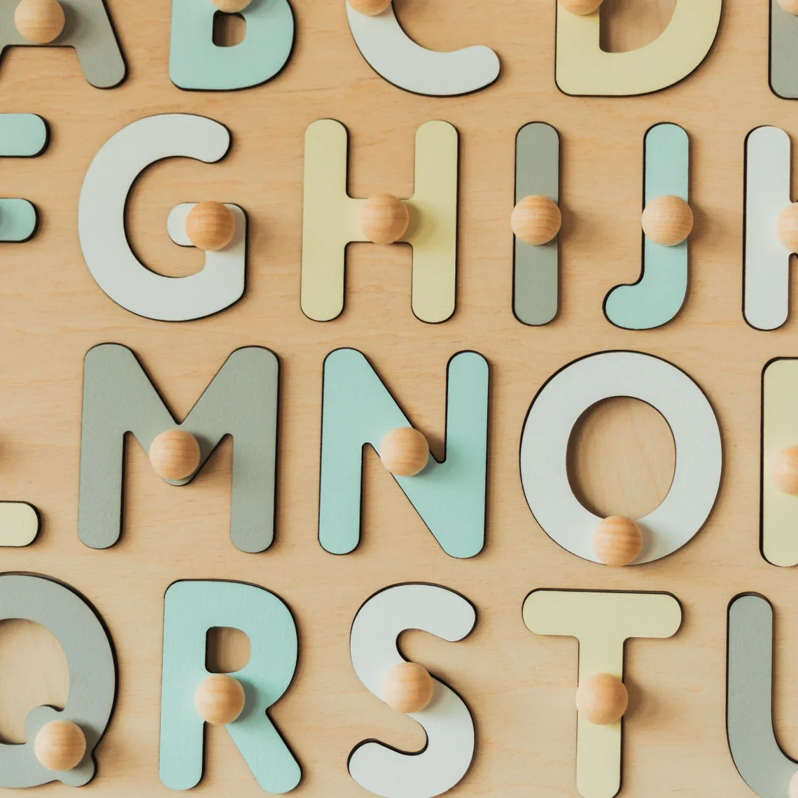 لغز الحروف الأبجدية الخشبي الباستيل لهدايا عيد الفصح للأطفال، لغز تعلم مونتيسوري، ألعاب الأطفال، هدية عيد الميلاد الأول