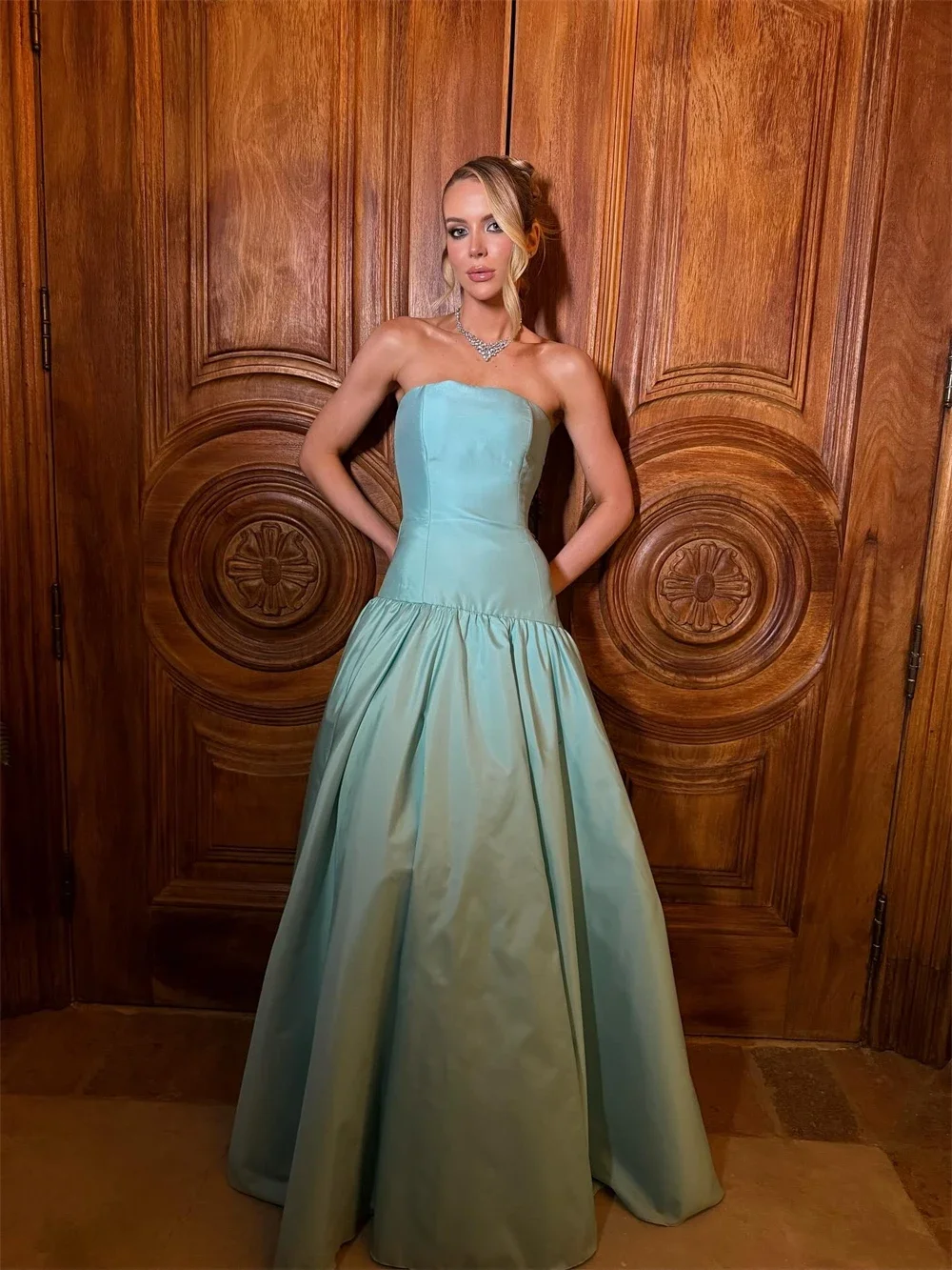 

Customized Taffeta Green A-Line Strapless Pleats Prom Dress Simple Vestidos De Noche Floor-Length Formal Evening Dress