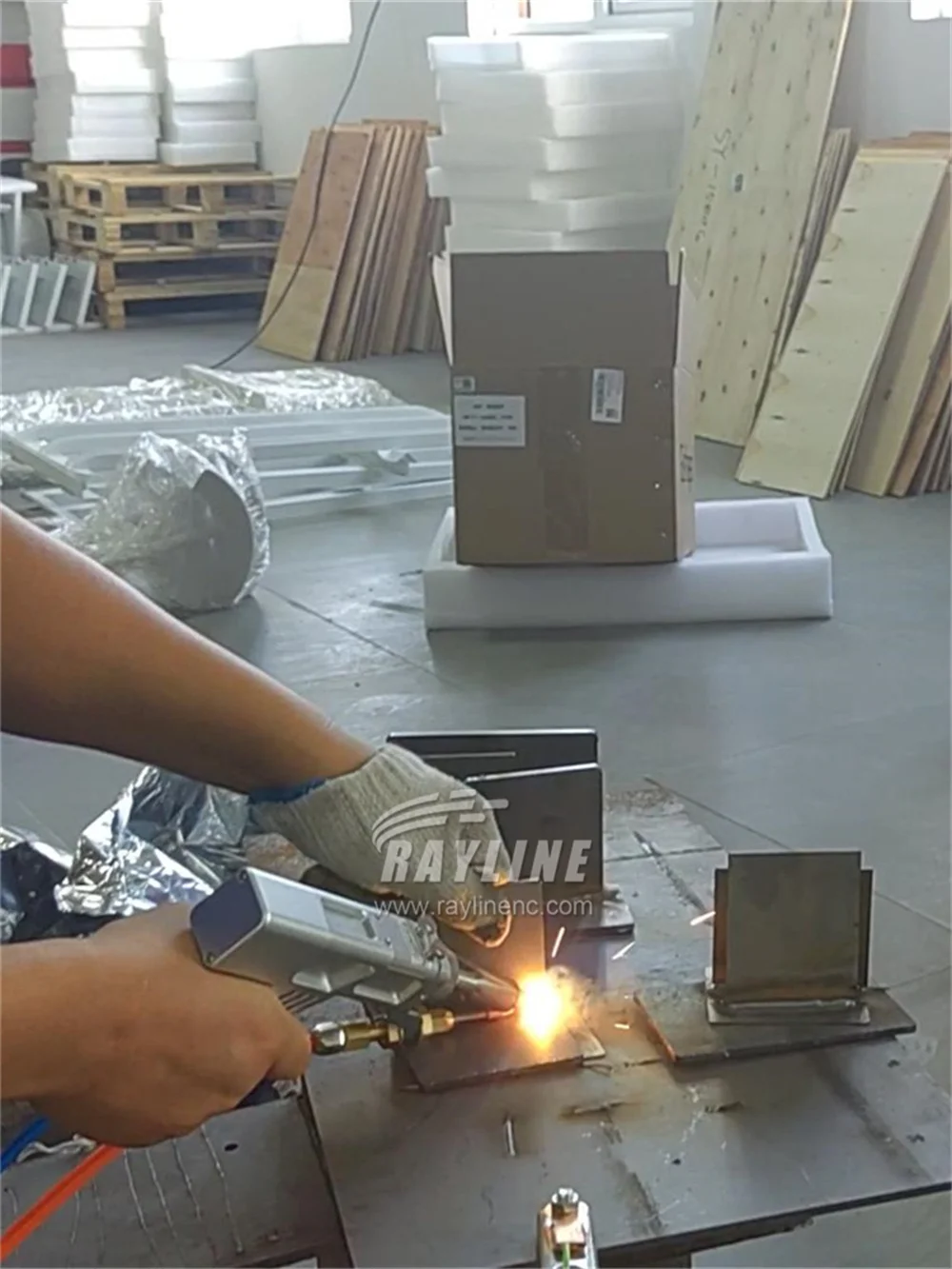 Home Use Automatic Laser Welding Machine 800w Handheld 1500w Laser Solderings Handheld Fiber Laser Continuous