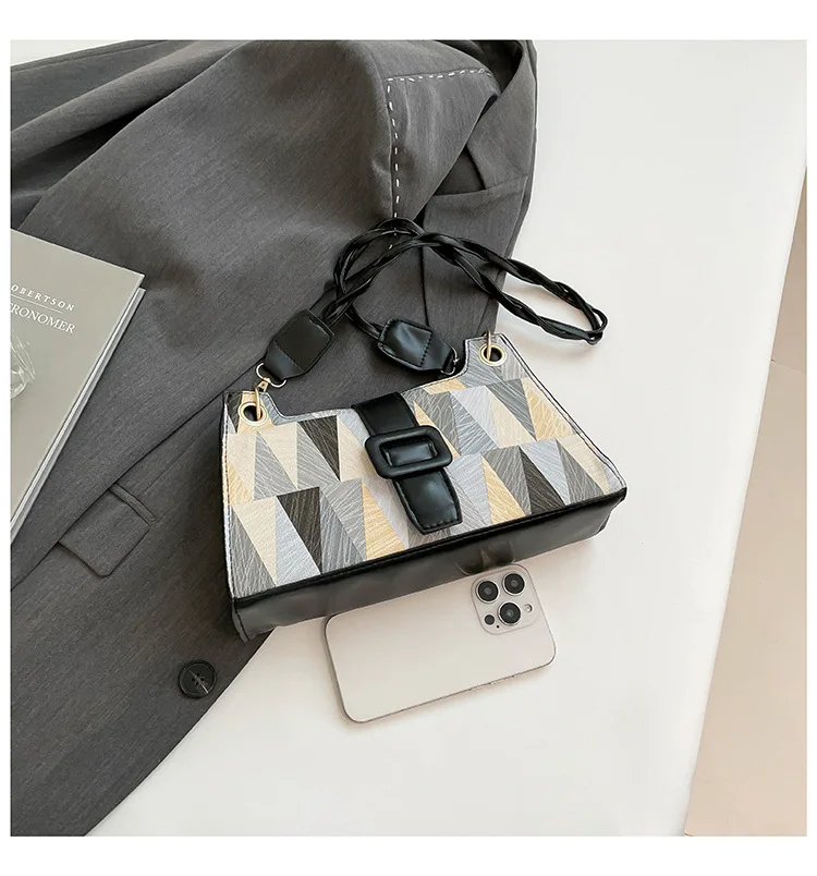 Trendy Color Block Crossbody Bag 2025 New for Women, Lightweight Chain Strap Shoulder Purse, Casual Small Bag for Daily Use