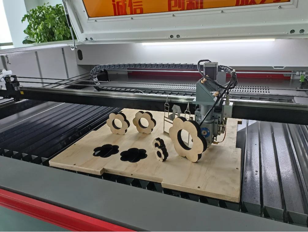 Mesin Pemotong dan Pengukir Logam Akrilik CO2 Hybrid 300W CNCDouble Head 1310