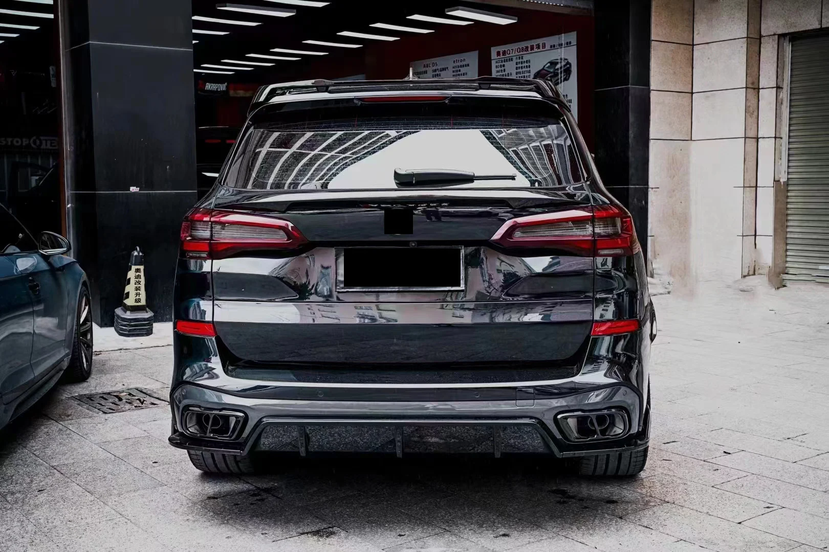 G05 X5 Black Knight Style Bodykit For 2019 to 2022 2023 X5 Modification Glossy Black Front Lip Rear Diffuser Grille Roof Spoilor