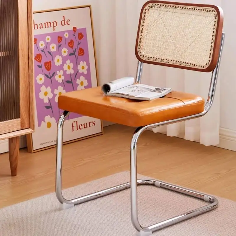 Internet-Esszimmerstühle, moderne Promi-Cafés, Hotels, Gastfamilien, minimalistische Retro-Heimdekoration, Designer-Rückenlehnen