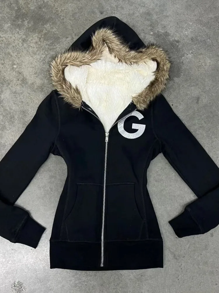 

Зимняя винтажная флисовая толстовка в американском стиле ретро, женская черная толстовка с буквенным принтом, облегающая пушистая толстовка с поясом на талии, пальто, повседневная верхняя одежда