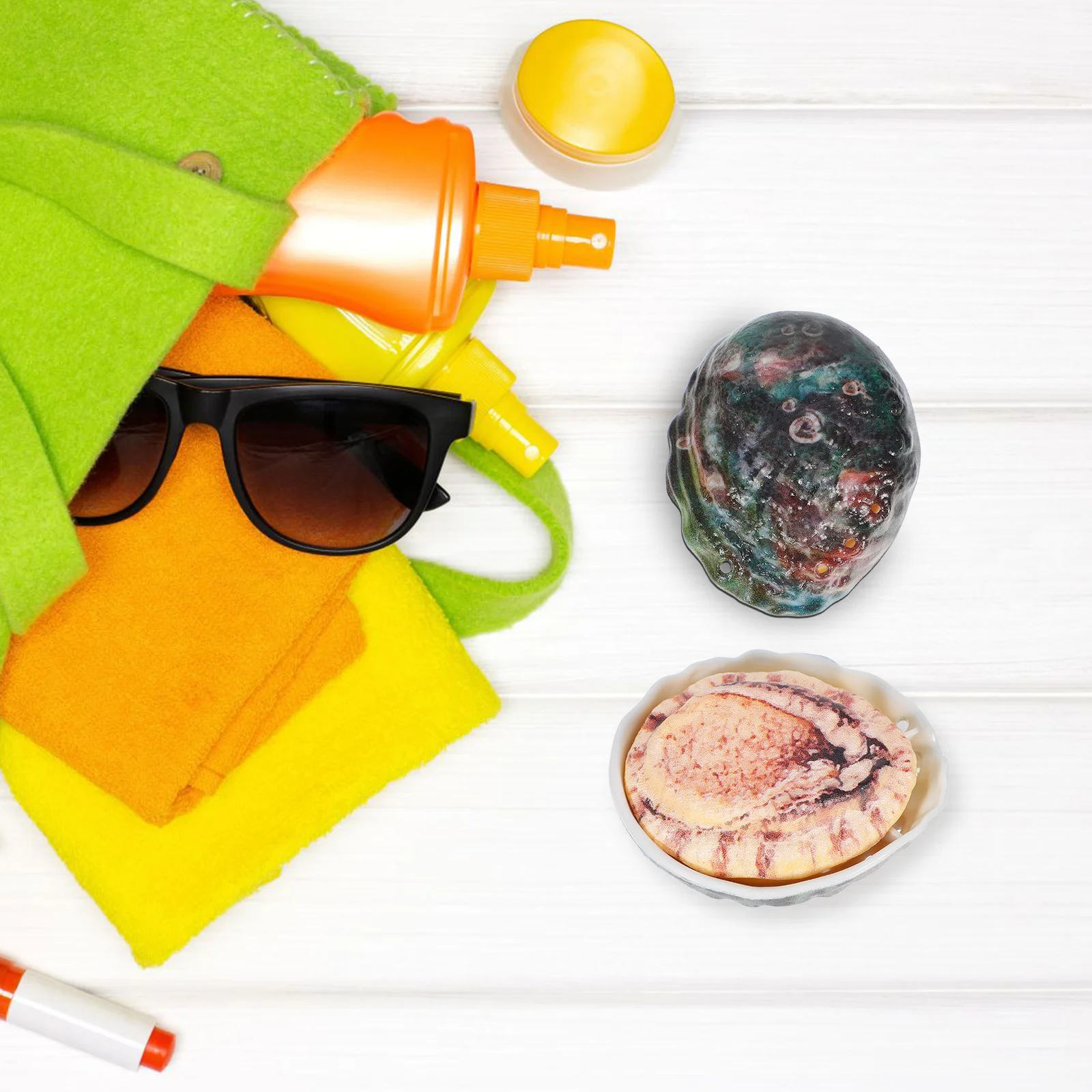 

4Pcs Abalone-Shaped Water Squirter Realistic Design Smooth Edges Portable for Pool Parties Backyard Summer Outdoor