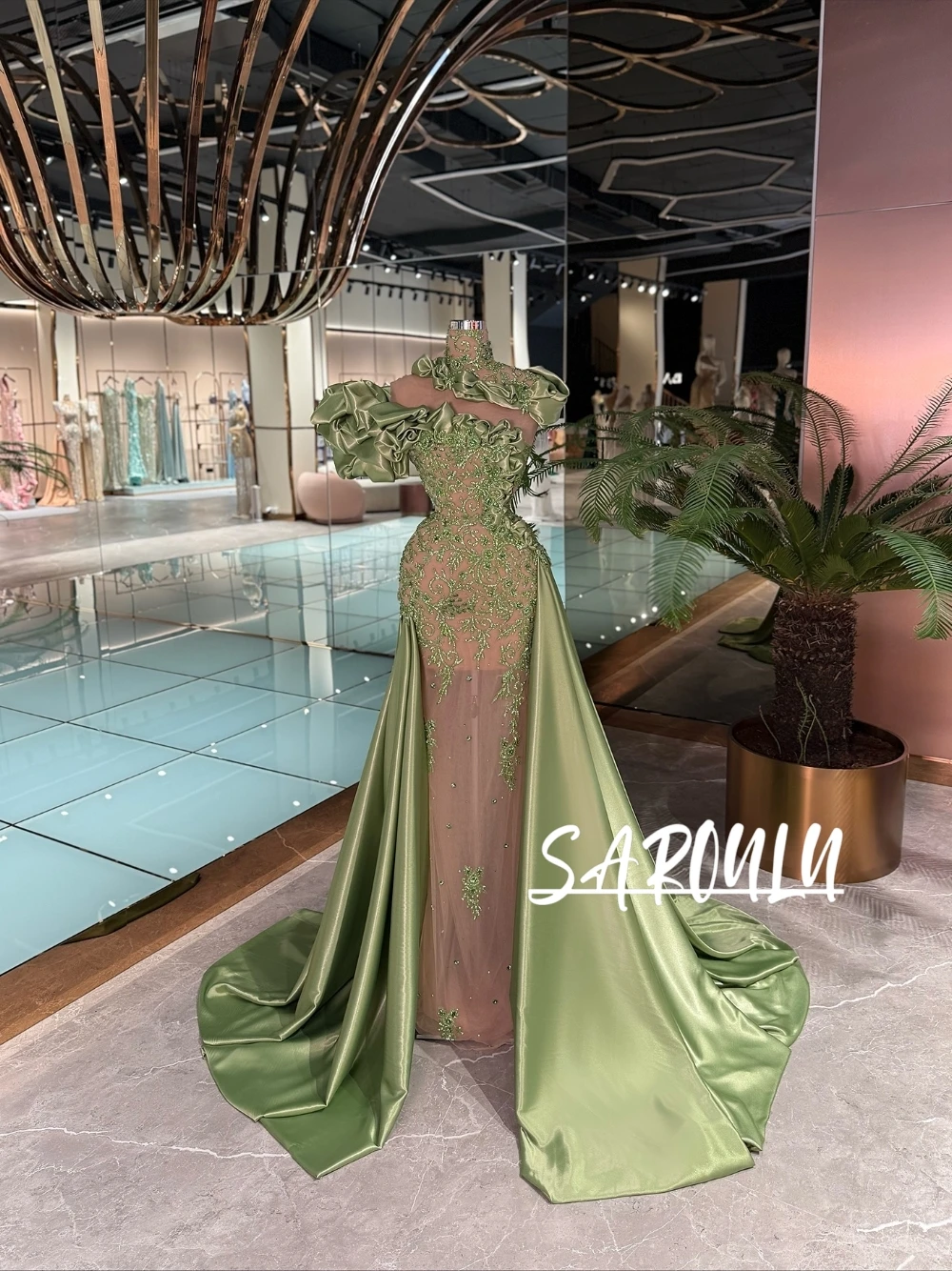 

Green Ruffles Chic Evening Dress Illusion Beading Dazzling Customized Prom Gown Flowy Train Charming Banquet Party Wear