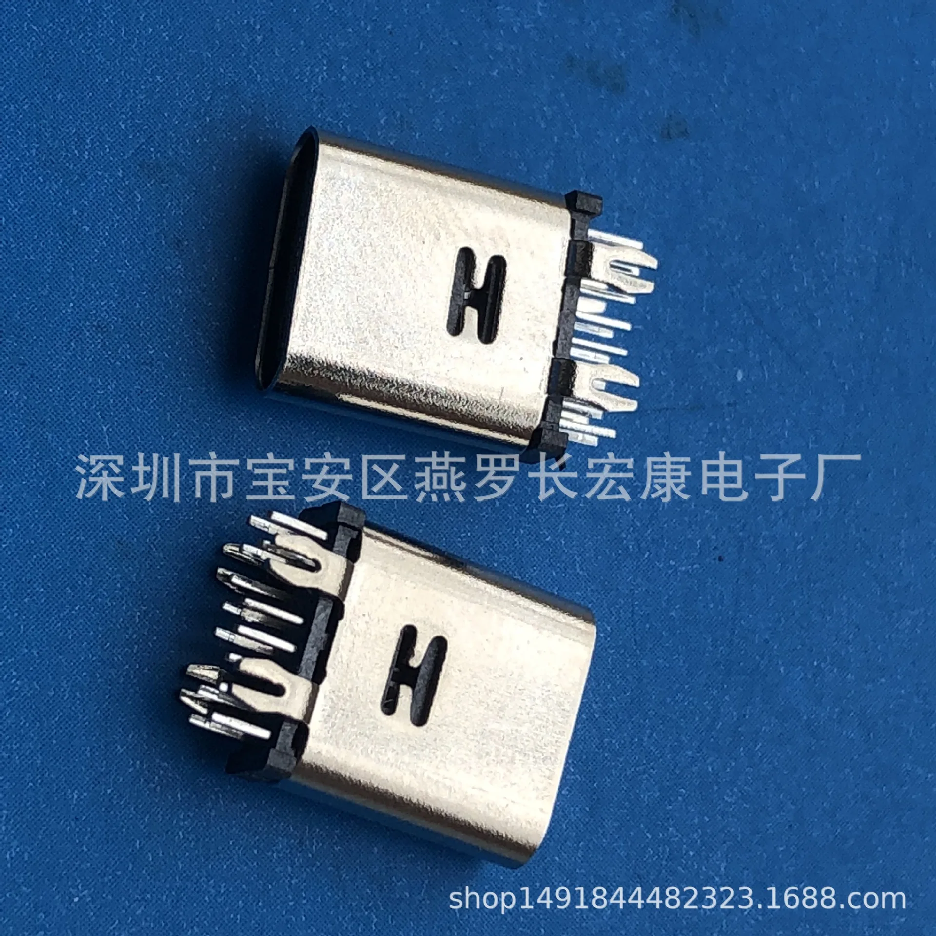 

Вертикальная монтажная пластина для 14-контактного разъема Type-C (женский), с четырьмя фиксирующими опорами, углом 180 градусов, для DIP-монтажа, вертикальная установка