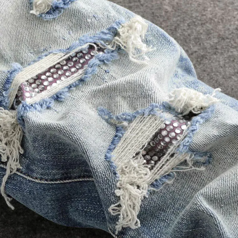 Fashionable new men's jeans with bead embellishments, washed with nostalgia, perforated with bead patches, light blue jeans, hig