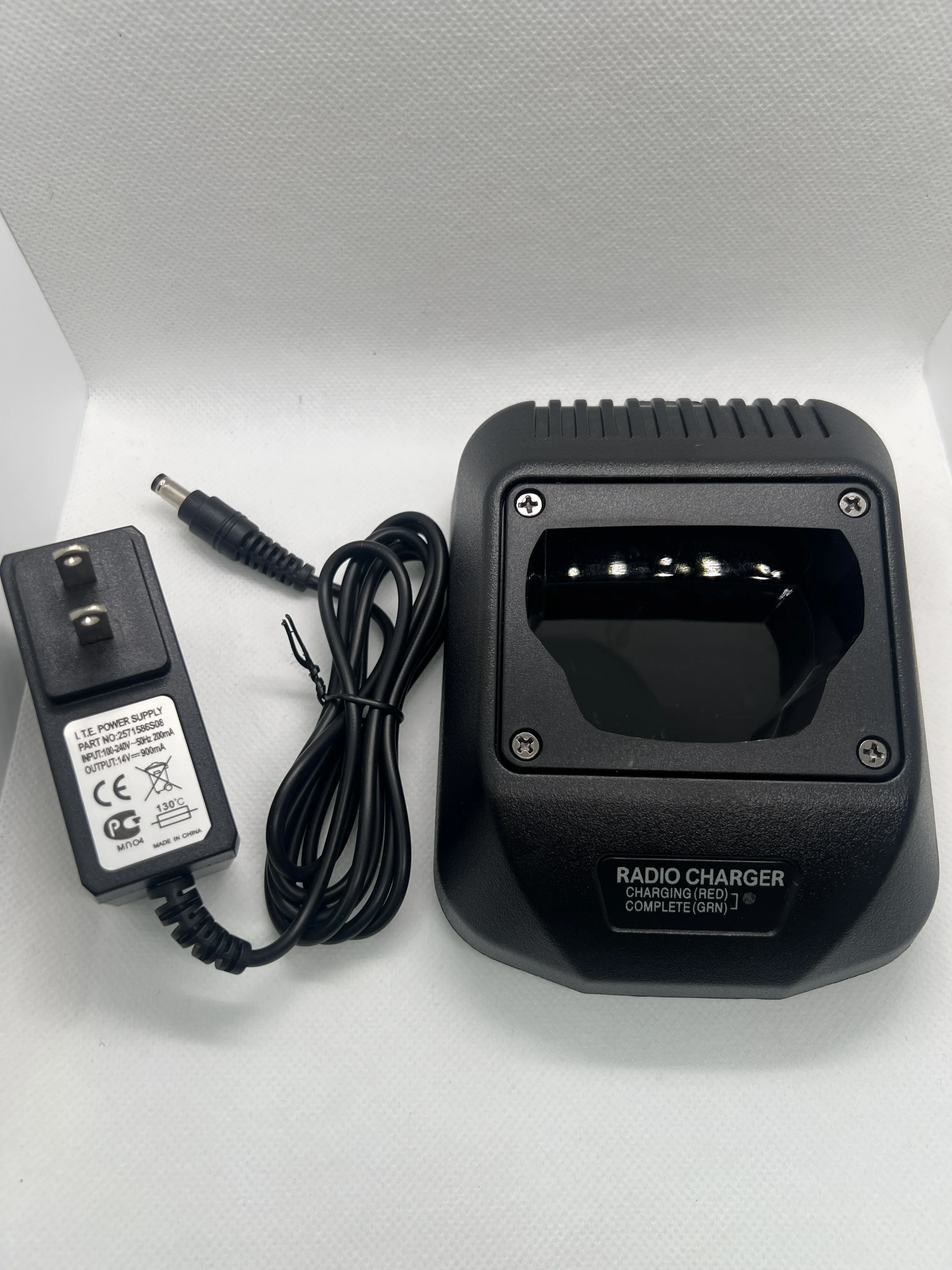 

NNTN9199 walkie talkie charger with battery model PMNN4812A For Motorola APX NEXT XN XE
