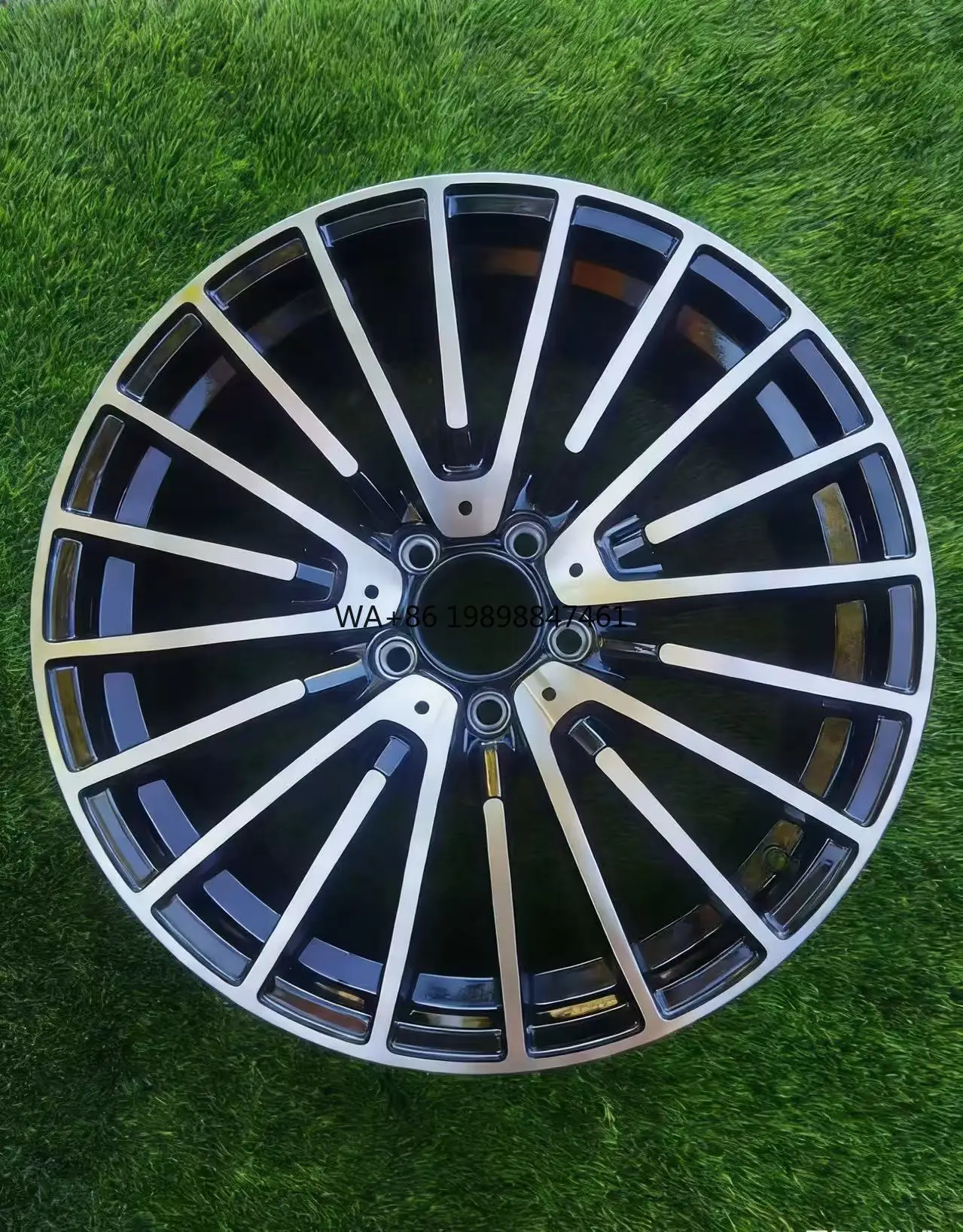 

Smooth Union изготавливает на заказ кованые колесные диски из алюминиевого сплава 6061, размером 17-24 дюйма, для E300, GL, C-Class и других моделей.