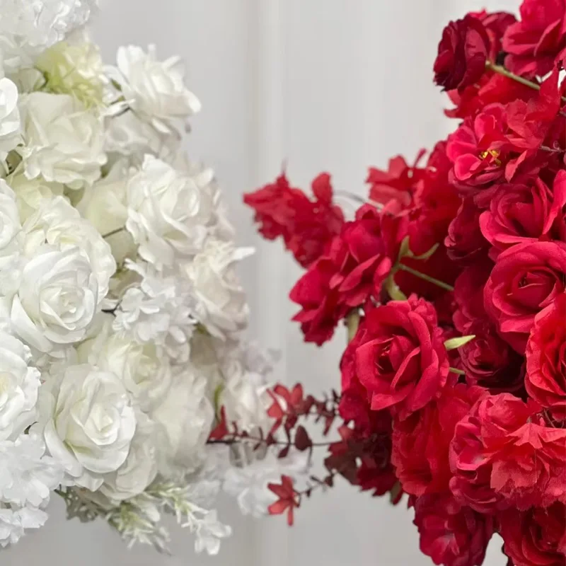 ลูกบอลดอกไม้ประดิษฐ์กุหลาบแดงขาวเหมือนจริงยอดนิยมสำหรับตกแต่งงานแต่งงานและฉากหลัง