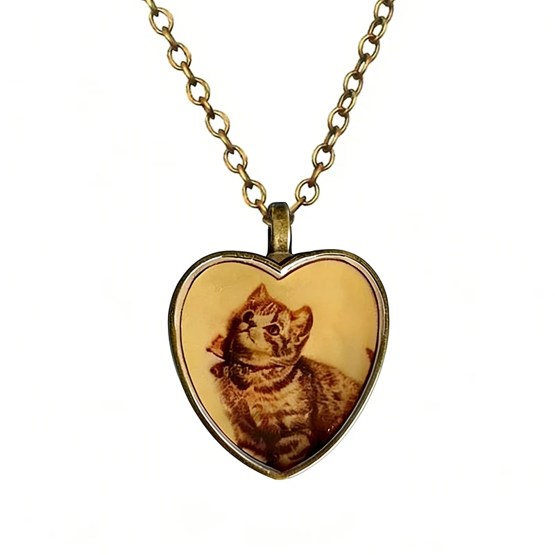 Niedliche braune Fliege, Katze, Glas-Cabochon-Herz-Anhänger, Halskette für Frauen und Mädchen, Vintage-Tier-Haustier-Schmuck