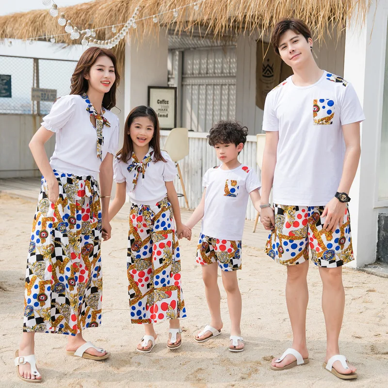 

Summer Family Matching Outfits Beach Mum Daughter Dad Son Cotton T-shirt& Pants Family Look Couple Clothes Holiday Seaside