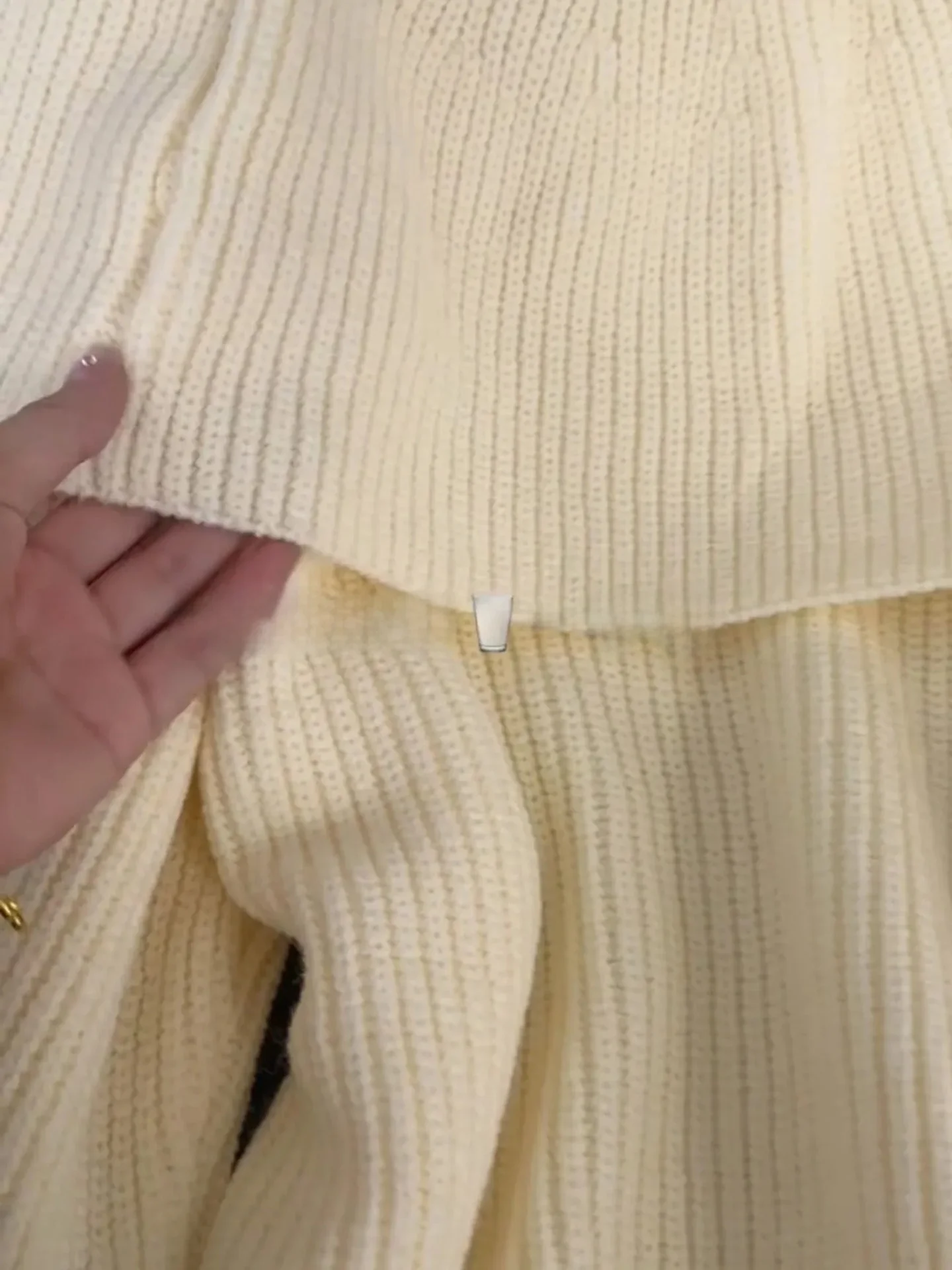 부드러운 니트 스웨터 여성용 패셔너블한 개성 있는 출퇴근용 봄 신상품 에이지리스 탑 릴랙스 핏 롱 스...