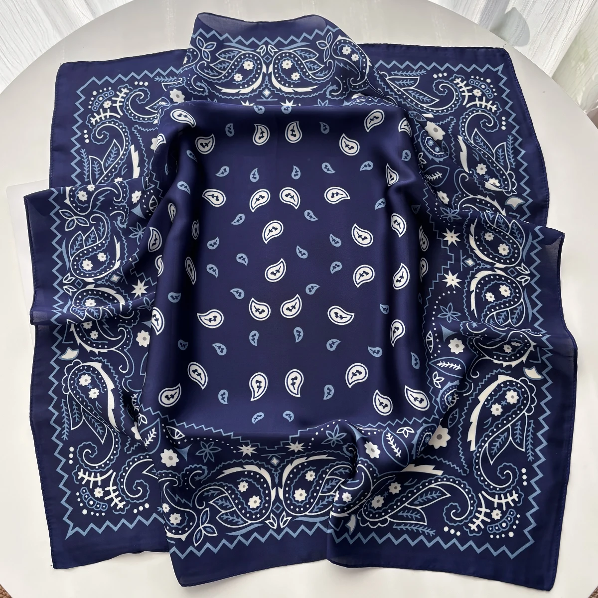 Paisley Gedruckt Quadrat Schal Für Frauen Elegante Imitation Seide Schals Bandanas Retro Hijab Halstuch Luxus Schal Wraps – Detail 5