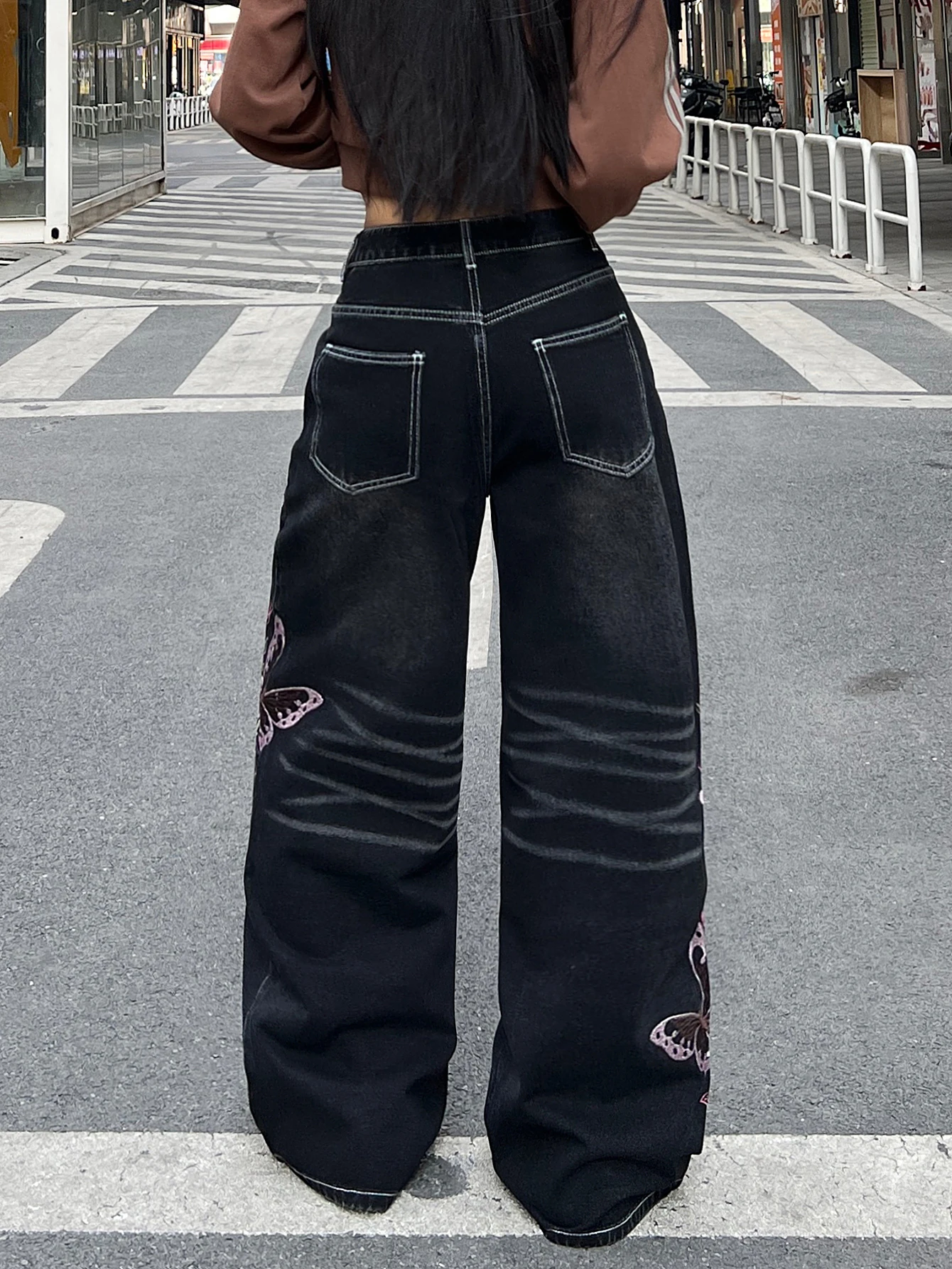 1 Pc American-Style Butterfly Embroidery Loose Jeans, Personalized Casual And Versatile Women's Mid-Waist Wide-Leg Pants
