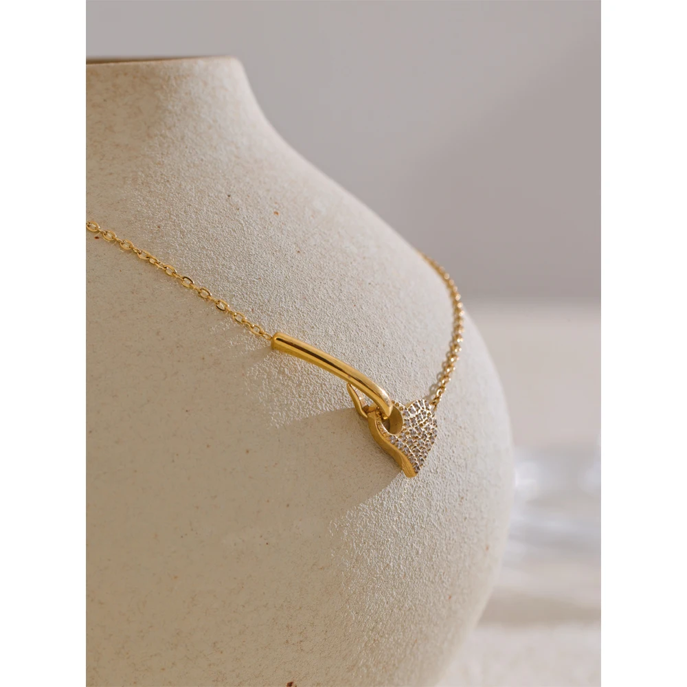 Yhpup High Quality Shiny CNC Cubic Zirconia Heart New Design Golden Necklace Exquisite Jewelry Pendant Valentine\'s Day Gift 2025