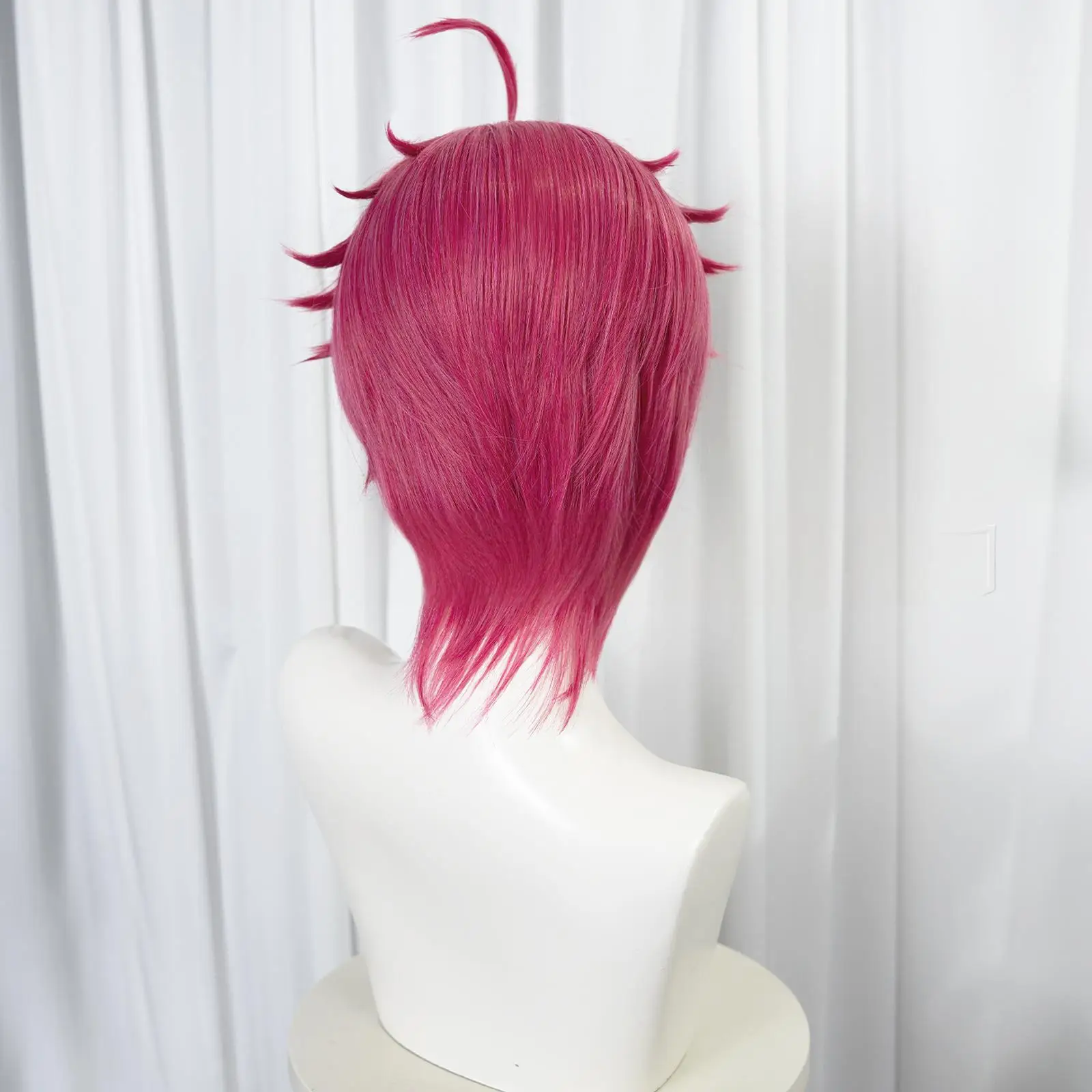 アニメ Kpop サジャボーイズ ジヌ ベビー アビー ミステリー ロマンス コスプレウィッグ 黄色い帽子付き アビー コスプレ衣装アクセサリー