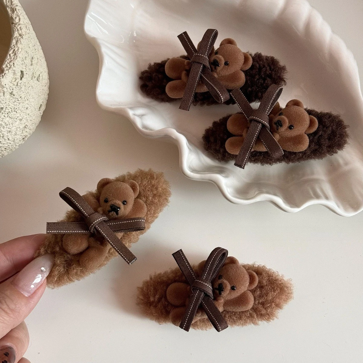 Korean Style Autumn/winter Plush Hair Clip Oval Versatile Retro Bow Duckbill Clip Flocking Bear Bangs Side Hairpin Accessories