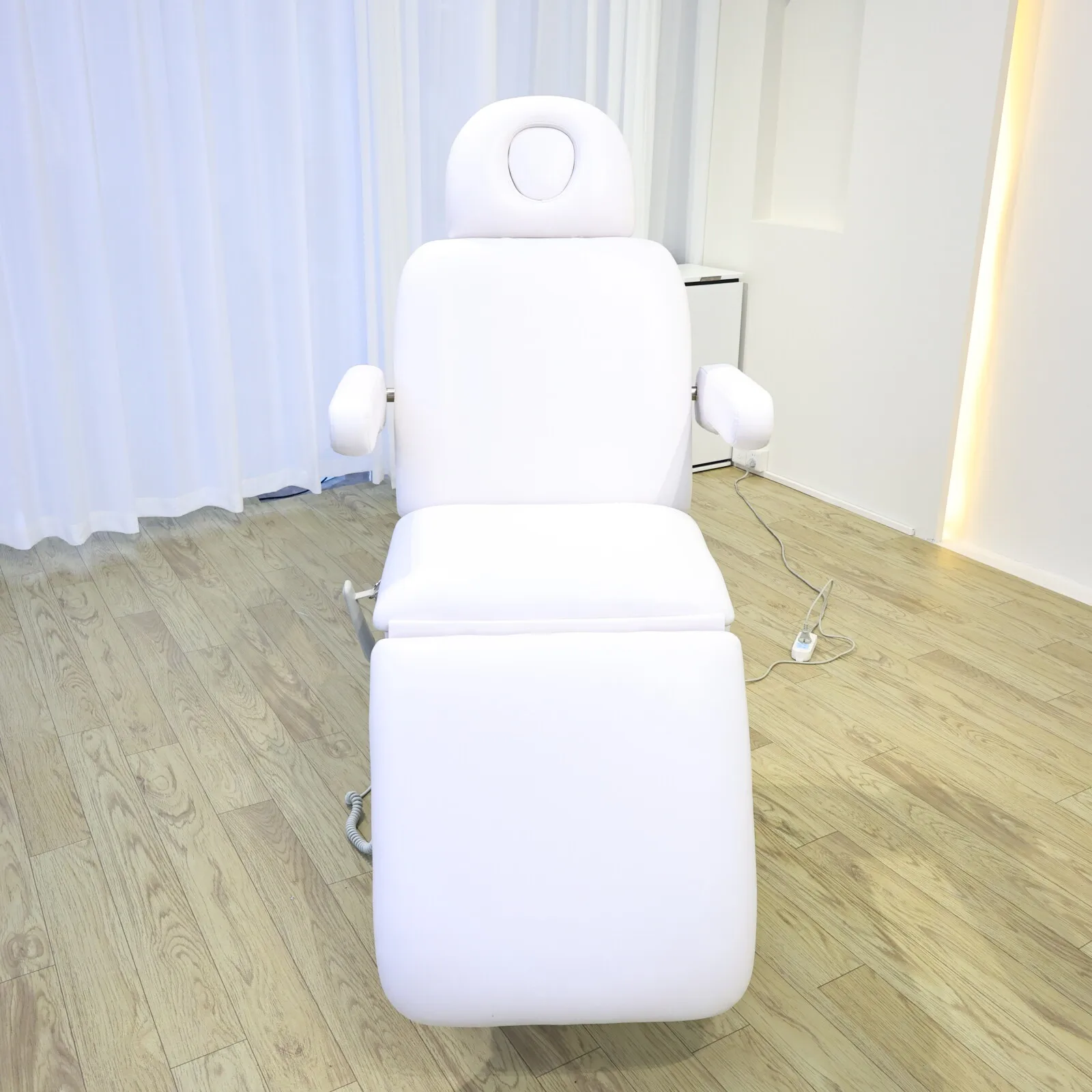 Professional Electric Massage Bed Adjustable Facial Beauty Bed PU Leather Spa Lash Tattoo Treatment Table Salon Furniture White